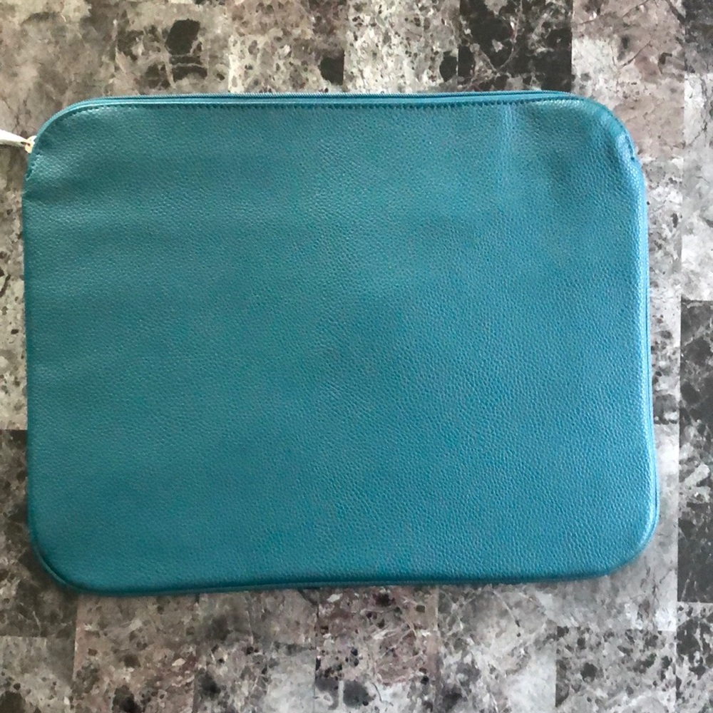 Thirty-one Savvy Sleeve